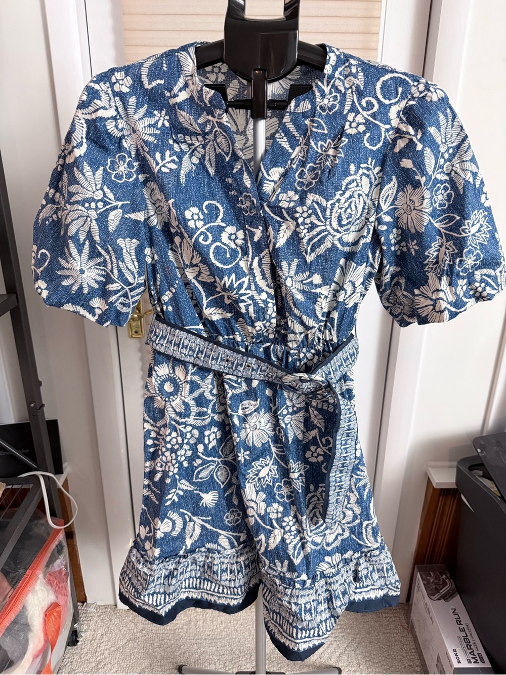 Cottagecore Prairiescent Boho Chic Joie floral puff-sleeve mini dress Belted